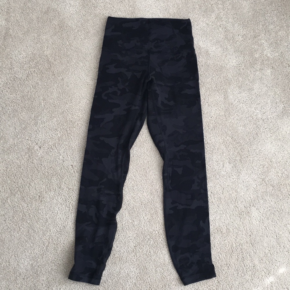 Lululemon Align pant 25”
Incognito Camo Multi Grey